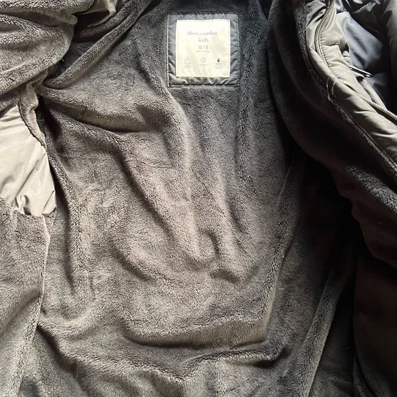 Abercrombie Big Kid black thick Puffer Coat 15/16